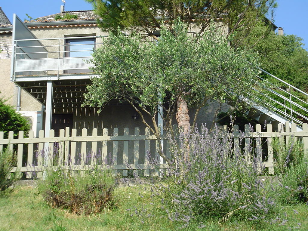 Bed and Breakfast La Cabane De Pepe Emilien Chomérac Exteriér fotografie